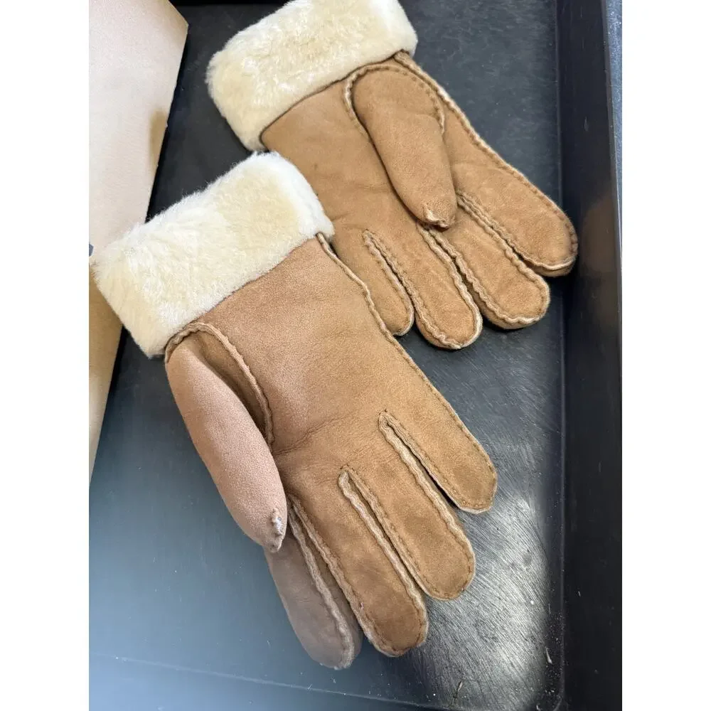 UGG Australia Shearling Turn Cuff Gloves Size Medium Chestnut Water Resistant